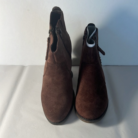 White Mountain Jackie Booties - Picture 1 of 7